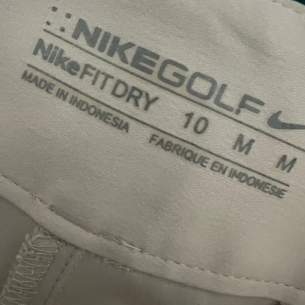 Nike Womens Tan Golf Shorts Size 10M